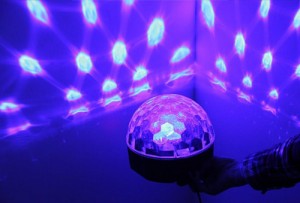 Luz Fiesta Bola Rítmica con Parlantes